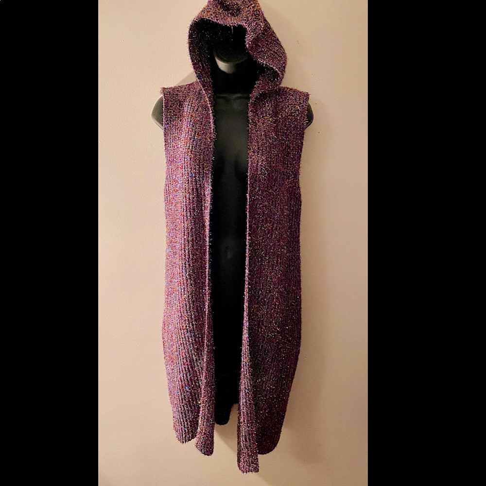 Sparkling long vest with hood